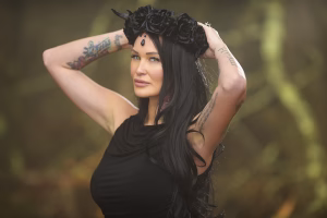 Amanda Pierce - Gallery Image 4