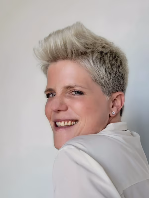 Lisa Saunders - Gallery Image 14