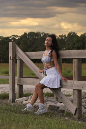 Eliza Estremera - Gallery Image 3