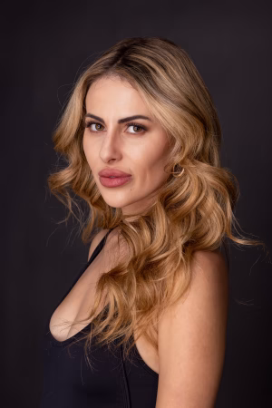 Renee Ash - Gallery Image 1