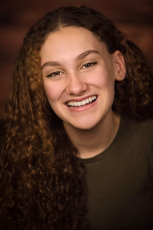 Elizabeth  Granger - Gallery Image 1