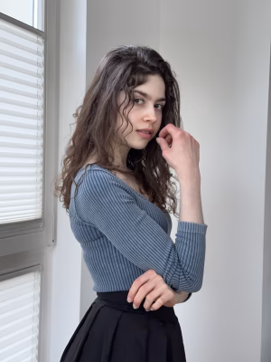 Alicia Stefanis - Gallery Image 8