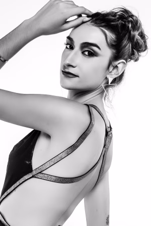 Mari R - Gallery Image 7