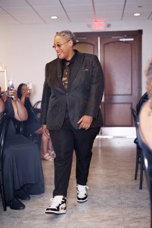 Ronda Carswell - Gallery Image 6