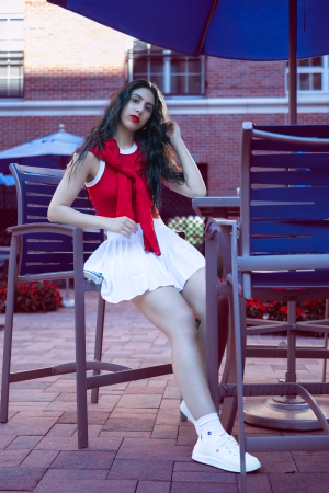 Sarah  Belle - Gallery Image 2