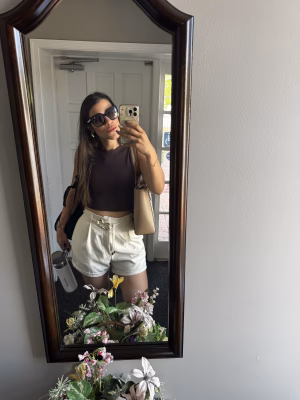 Larissa Lazaro - Gallery Image 7