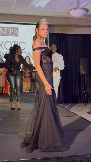 Jaelyani  Gregor - Gallery Image 4