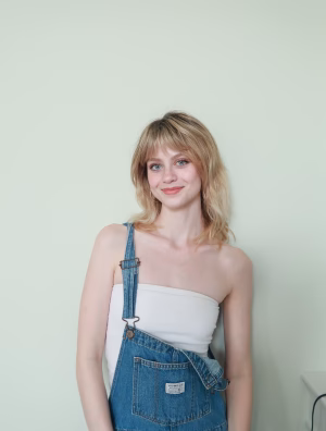Sara Hallisey - Gallery Image 1