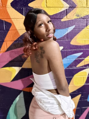 Niashia  Williams - Gallery Image 14