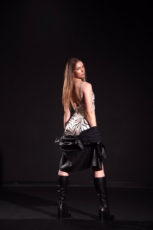 Vienna Derkitt - Gallery Image 2