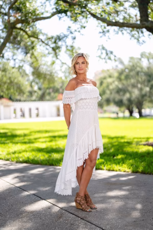 Whitney Wynne - Gallery Image 11