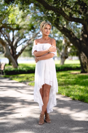 Whitney Wynne - Gallery Image 9