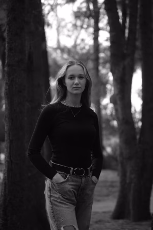 Sophie Blackburn - Gallery Image 6