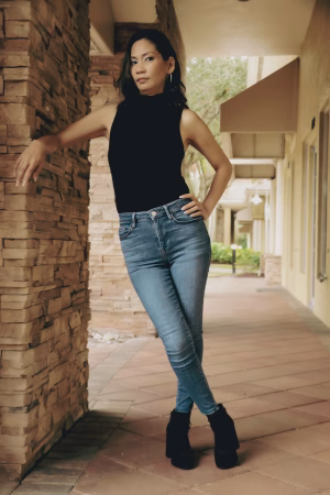 Valerie  Hernandez - Gallery Image 15