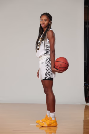 Elle Brown - Gallery Image 6