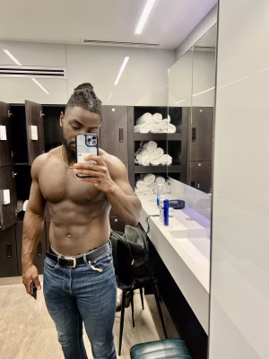 Axel Ngoy - Gallery Image 6
