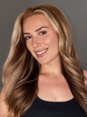 Victoria Lyn - Gallery Image 1